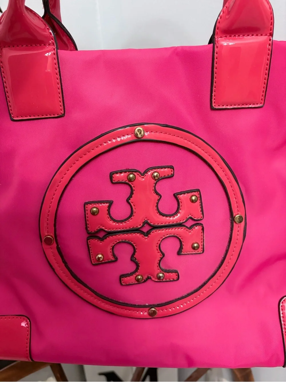 Tory Burch Pink Ella Tote Bag with Orangish color accents and Logo Medallion 🩷🧡